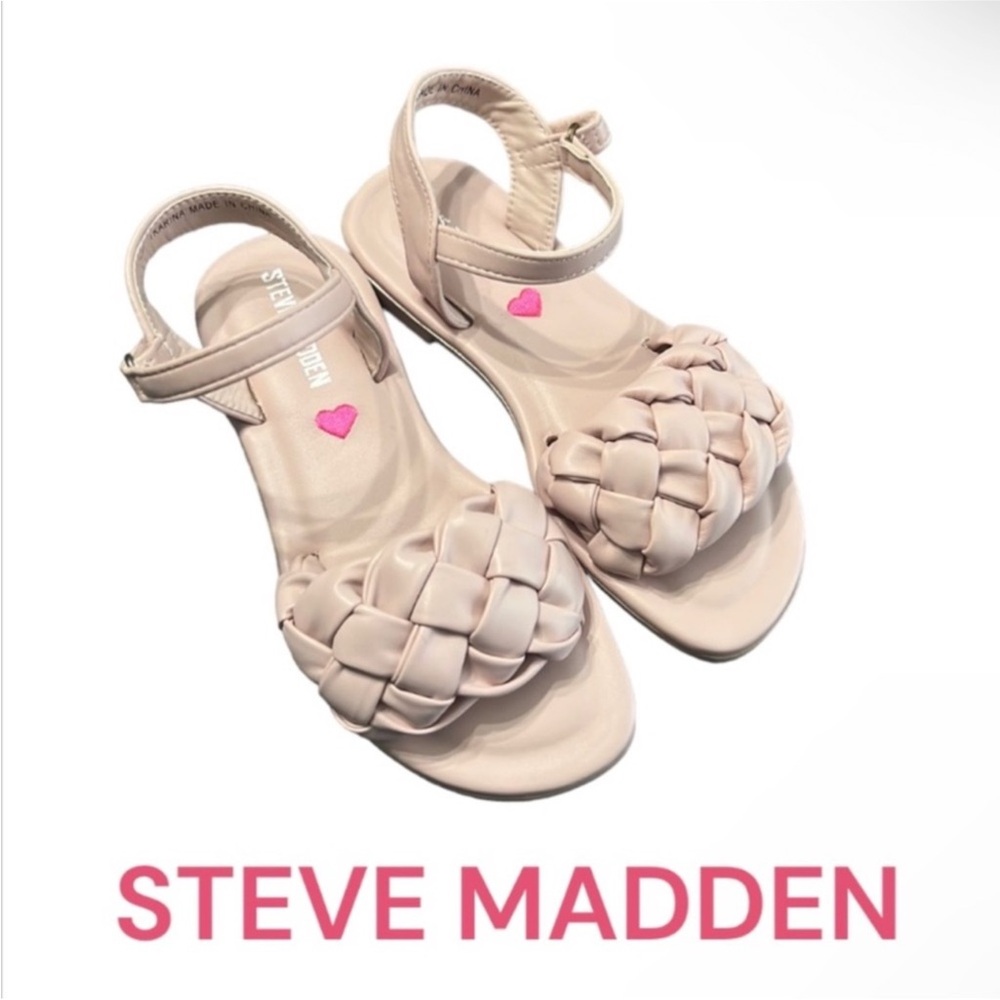New authentic Steve Madden little girl pink designer sandals size 11 display